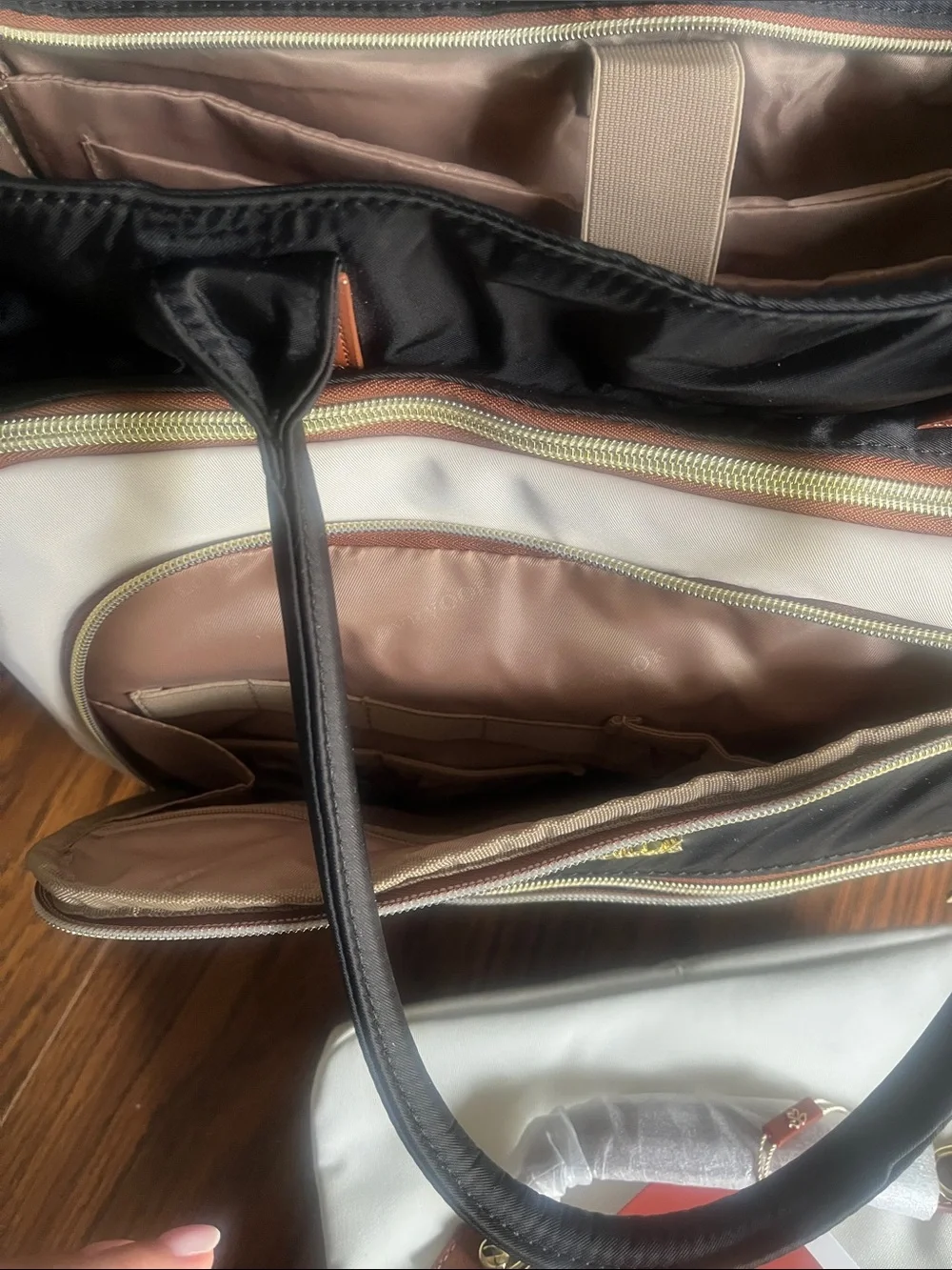 Lovevook Black & White Travel Tote with lunch tote